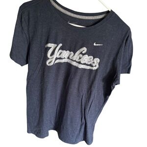 Women’s Nike New York Yankees T-Shirt